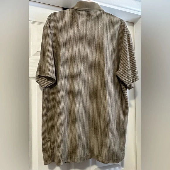 Mens Van Heusen Collared Shirt - Picture 2 of 4